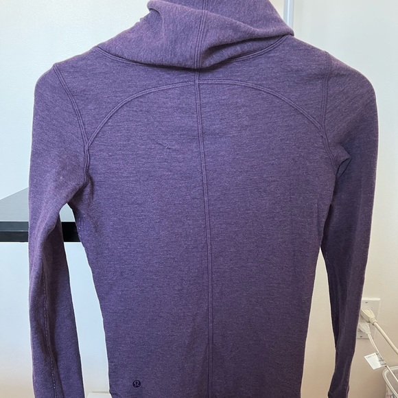 In a cinch long sleeve tee - Lululemon - Picture 5 of 5